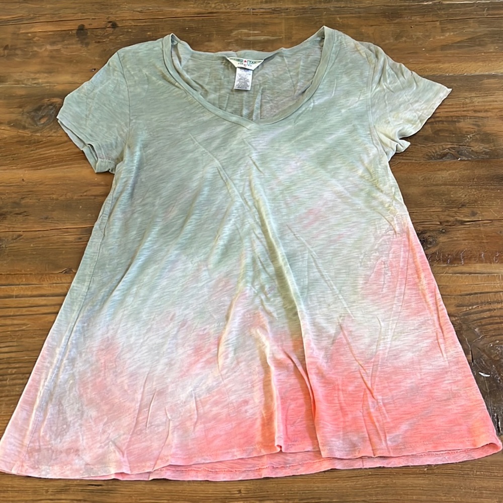 Hard Tail v-Neck Tee